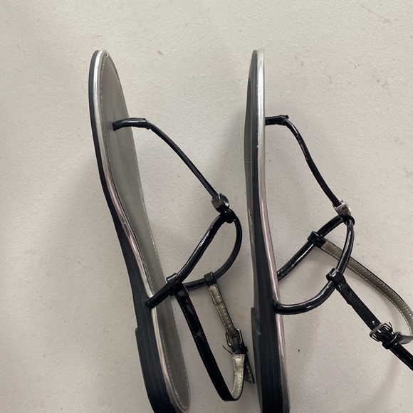 Bandolino Black Sandals with Diamond Stone - Picture 3 of 9